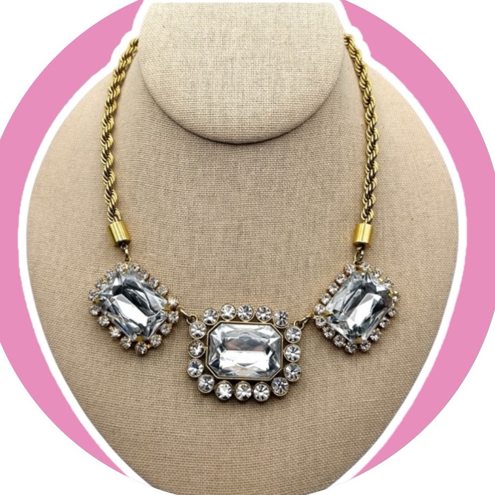 Betsey Johnson Gold Tone Rhinestone Clear Crystal Statement Necklace 15-18” EUC